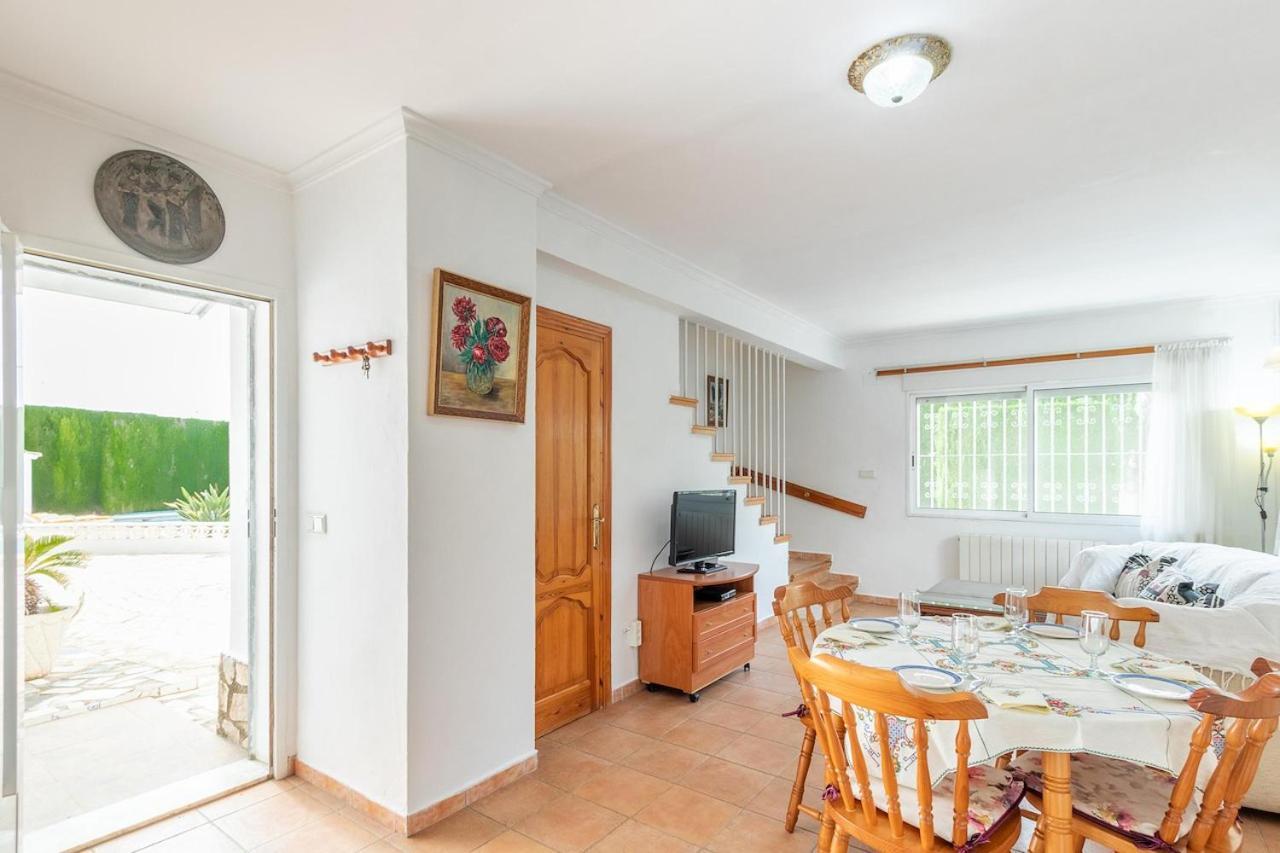 Nhà nghỉ 90m2, Airco 2, Pool 5x10, Sandy 200m, Wifi, Carport For 2 Cars.