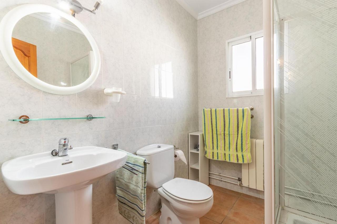Nhà nghỉ 90m2, Airco 2, Pool 5x10, Sandy 200m, Wifi, Carport For 2 Cars. Denia